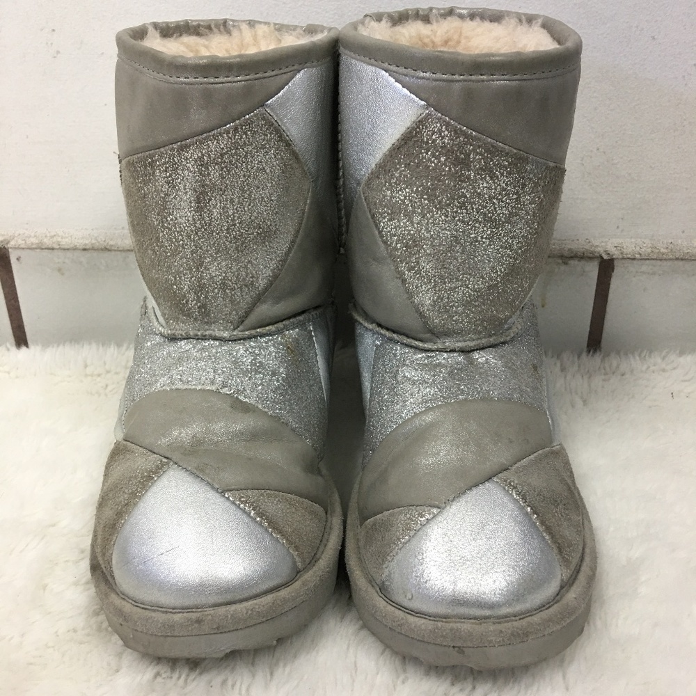 UGG Classic Short II Patchwork Boots for Kids 2